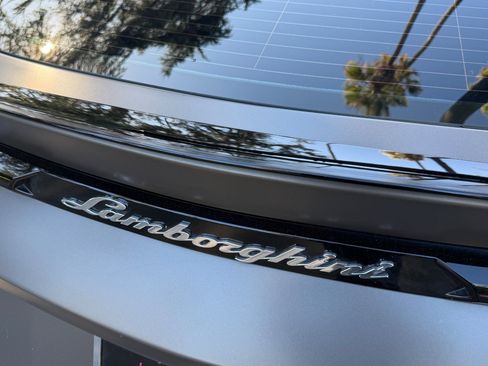 Used 2022 Lamborghini Urus AWD/4WD image 6
