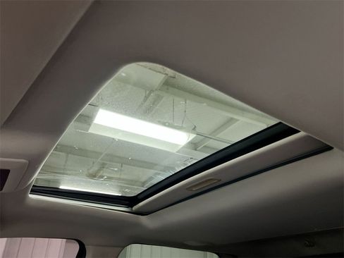 Used 2014 RAM 1500 Laramie Longhorn w/ Convenience Group image 19