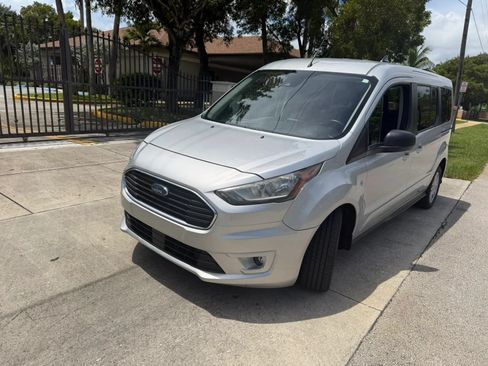 Used 2021 Ford Transit Connect XLT FWD image 4