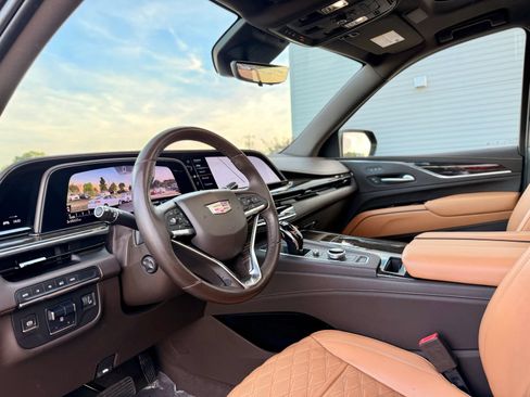 Used 2021 Cadillac Escalade Sport w/ LPO, ONYX Package AWD/4WD image 26