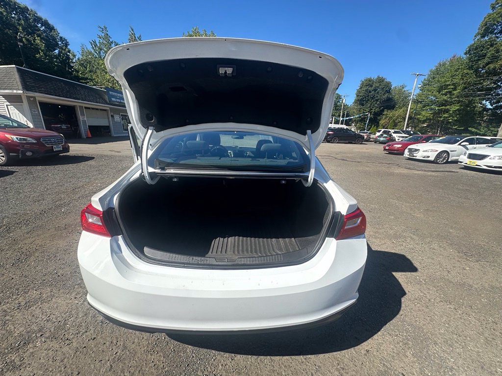 Used 2023 Chevrolet Malibu LT FWD image 31