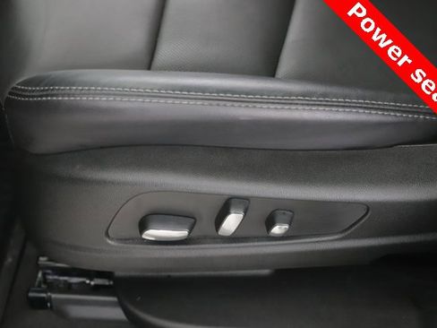 Used 2025 Cadillac XT5 Sportv image 19