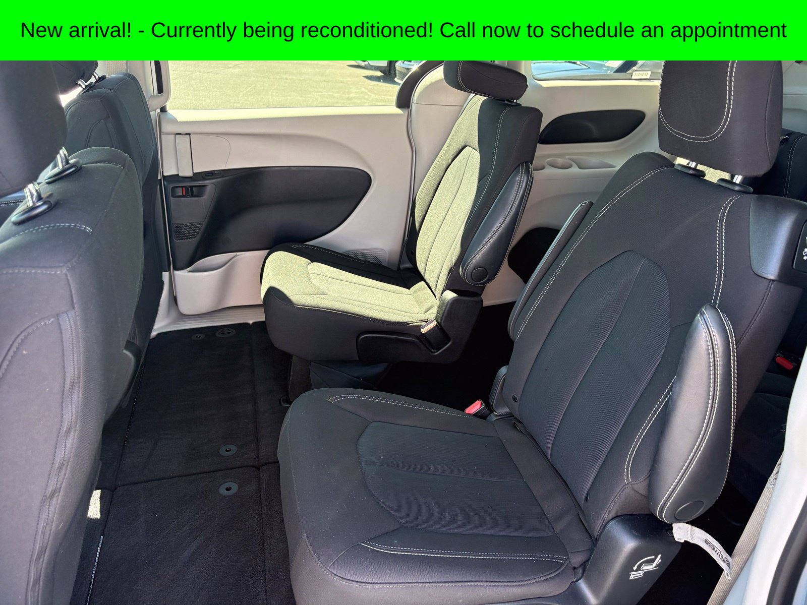Used 2023 Chrysler Voyager LX FWD image 13