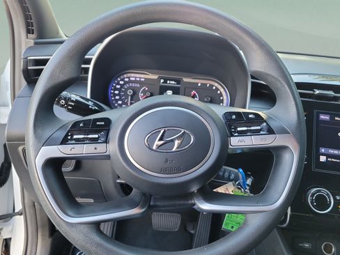 Used 2023 Hyundai Santa Cruz SE FWD image 16