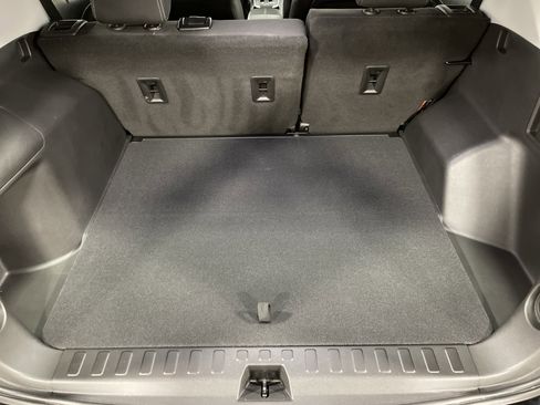 Used 2022 GMC Terrain SLE w/ Driver Convenience Package image 12