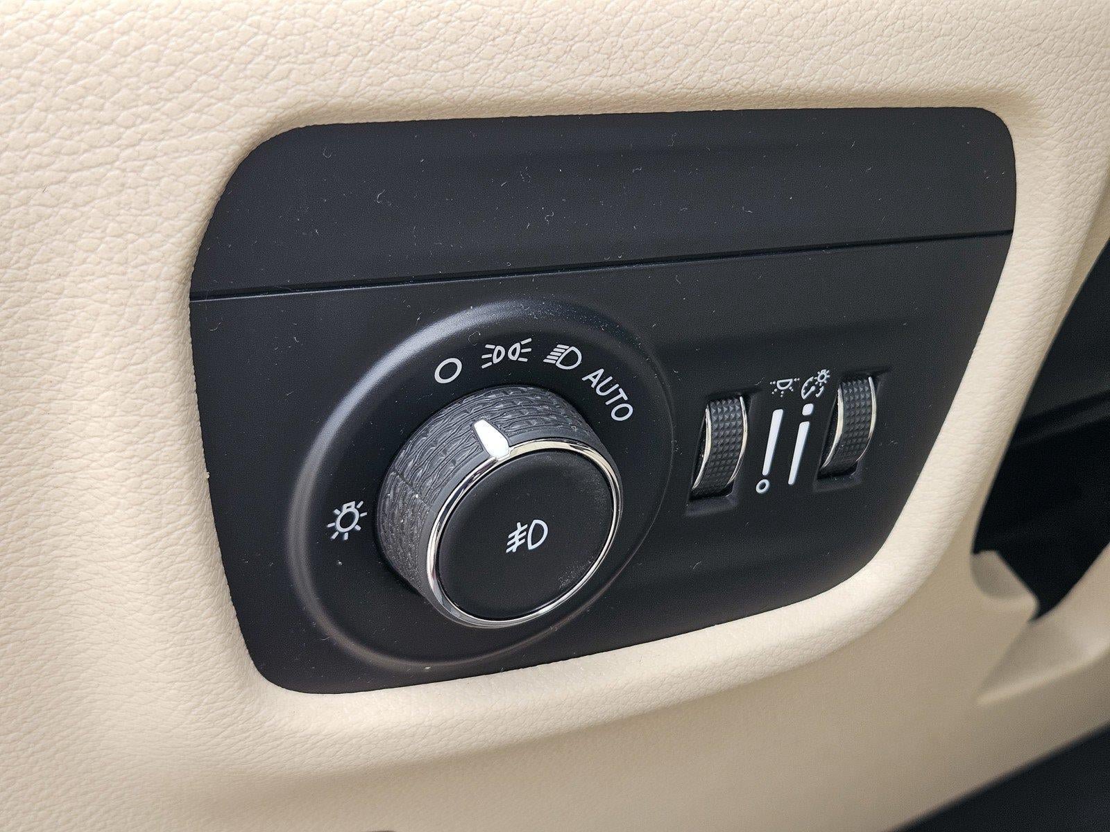Used 2021 Jeep Grand Cherokee L Limited AWD/4WD image 13