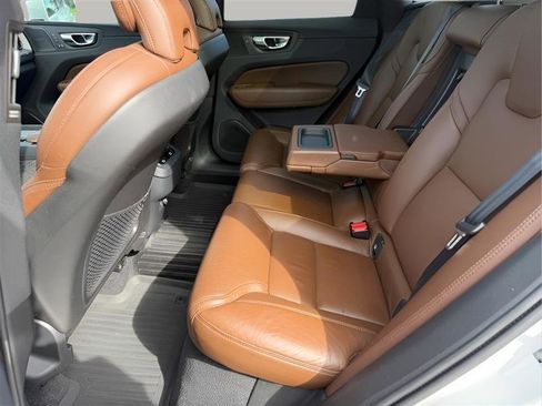 Used 2019 Volvo XC60 T5 Inscription w/ Protection Package FWD image 31