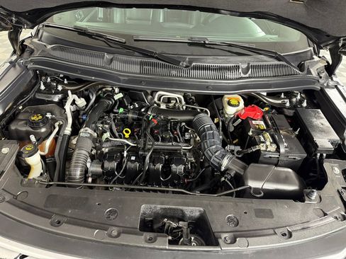 Used 2016 Ford Explorer XLT w/ Equipment Group 202A image 23