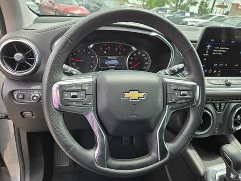 Used 2025 Chevrolet Blazer LT FWD image 21