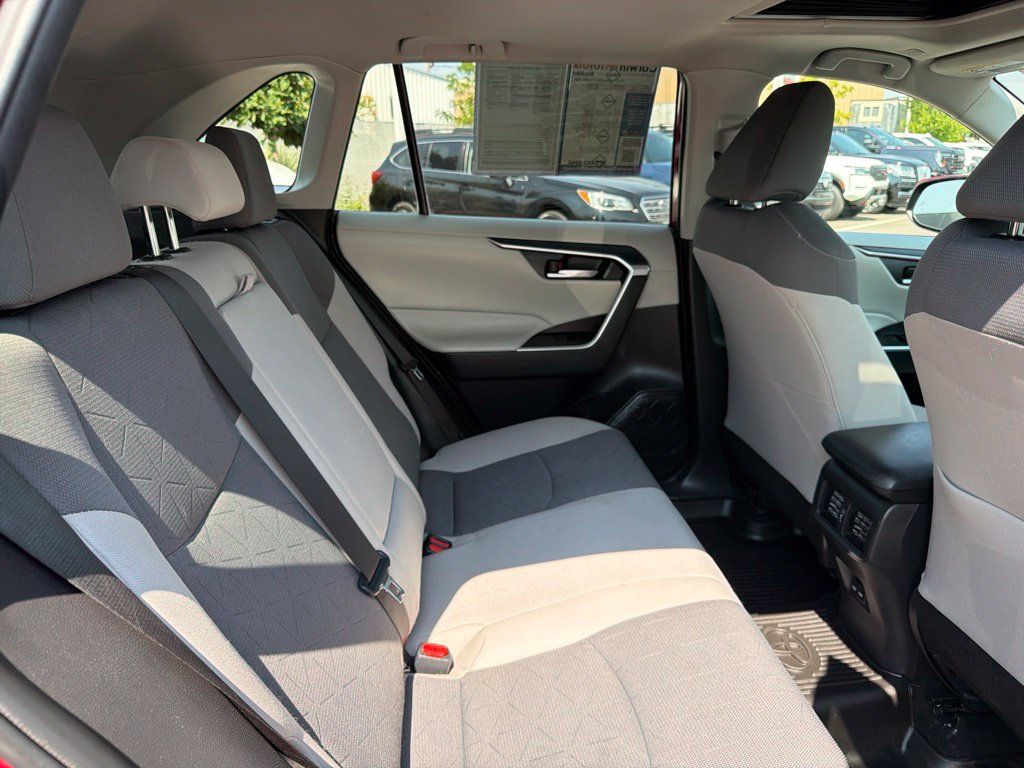 Used 2024 Toyota RAV4 XLE w/ Convenience Package AWD/4WD image 17