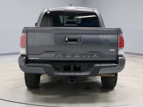 Used 2020 Toyota Tacoma TRD Off-Road w/ Technology Package image 9