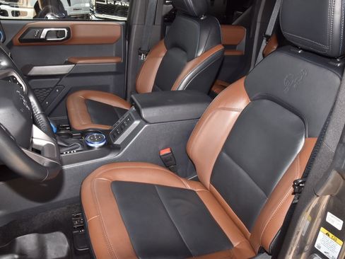 Used 2023 Ford Bronco Outer Banks AWD/4WD image 37