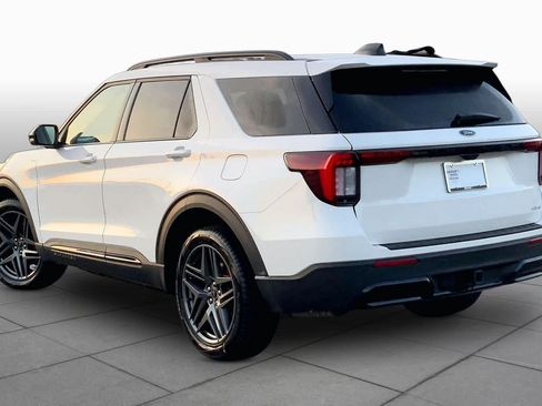 Used 2025 Ford Explorer ST-Line w/ ST-Line Street Pack AWD/4WD image 10