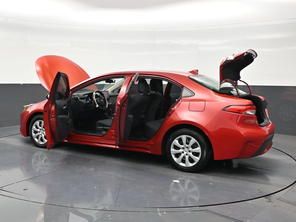 Used 2021 Toyota Corolla LE FWD image 31