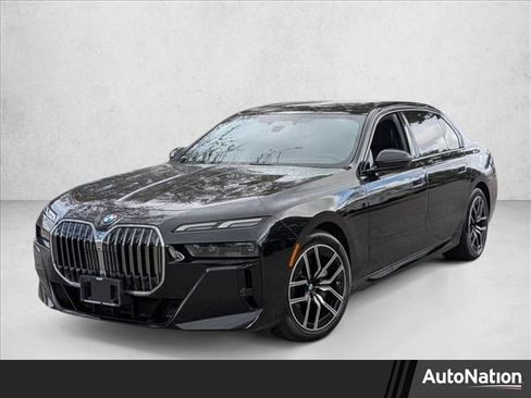 Used 2024 BMW 740i image 1
