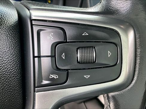 Used 2023 Chevrolet Suburban Premier image 12