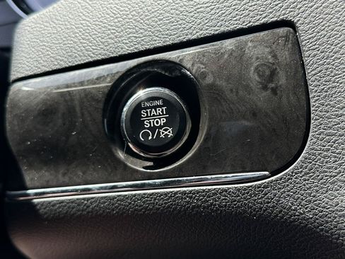 Used 2016 Chrysler Town & Country Touring w/ Driver Convenience Group FWD image 62