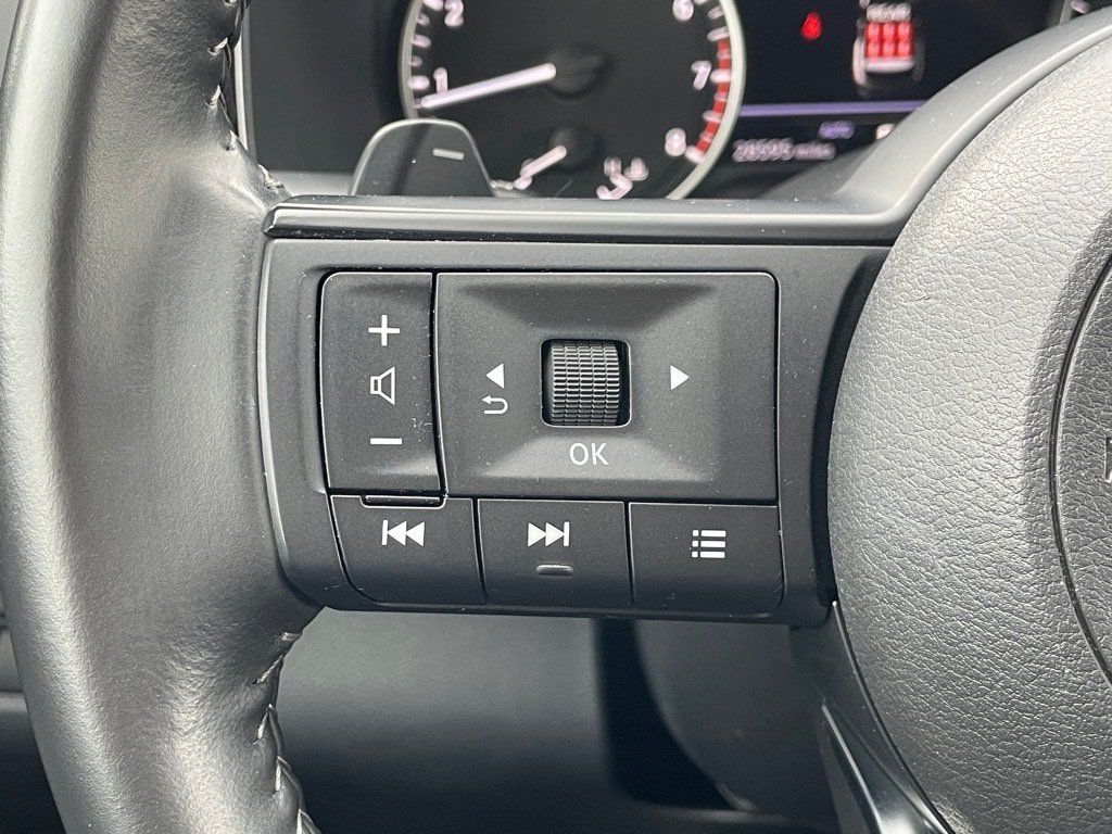 Used 2025 Nissan Pathfinder SV AWD/4WD image 15