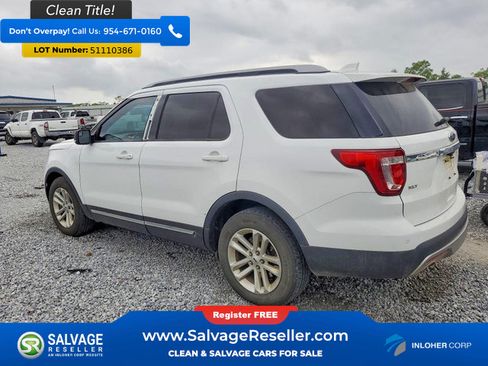 Used 2017 Ford Explorer XLT FWD image 3