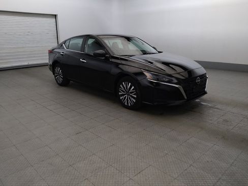 Used 2023 Nissan Altima 2.5 SV AWD/4WD image 11
