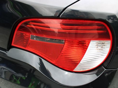 Used 2007 BMW Z4 3.0i image 26