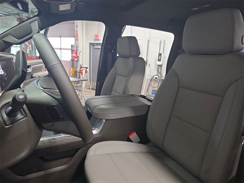 New 2026 GMC Sierra 2500 SLT w/ SLT Premium Package image 14