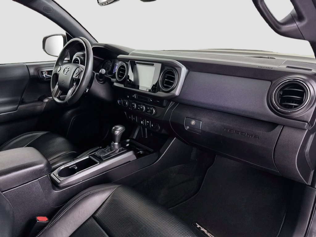 Used 2019 Toyota Tacoma TRD Sport AWD/4WD image 28