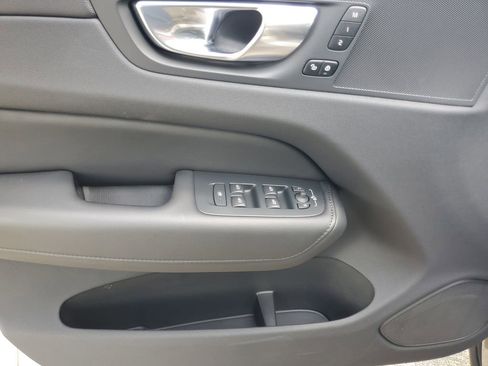 Certified 2025 Volvo XC60 B5 Core AWD/4WD image 18