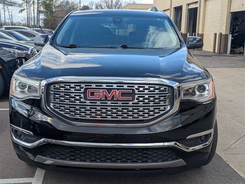 Used 2019 GMC Acadia Denali image 8