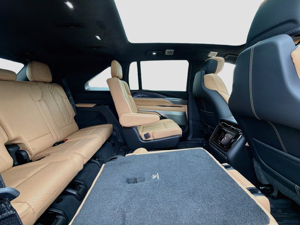 Used 2026 Cadillac Escalade IQ Sport 2 AWD/4WD image 30