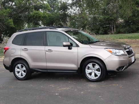 Used 2015 Subaru Forester 2.5i Premium w/ All-Weather Package AWD/4WD image 2