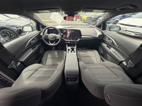 Used 2025 Chevrolet Equinox EV LT FWD image 23