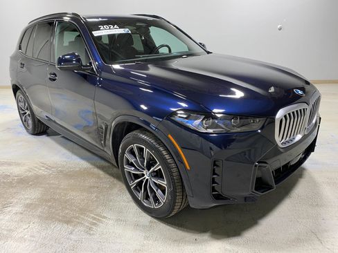 Certified 2024 BMW X5 xDrive40i w/ M Sport Package image 4