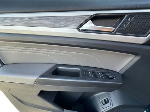 Used 2023 Volkswagen Atlas Cross Sport SE w/ Panoramic Sunroof Package image 11