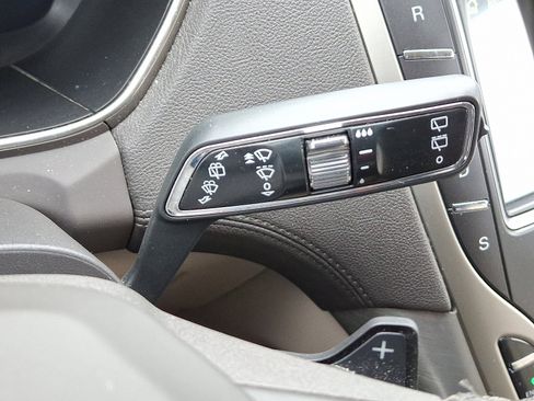 Used 2020 Lincoln Nautilus Premier w/ Equipment Group 101A image 26