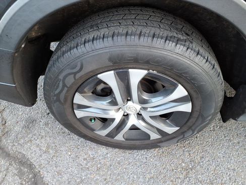 Certified 2018 Toyota RAV4 LE image 6