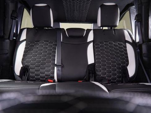 Used 2025 Jeep Gladiator Sport image 35