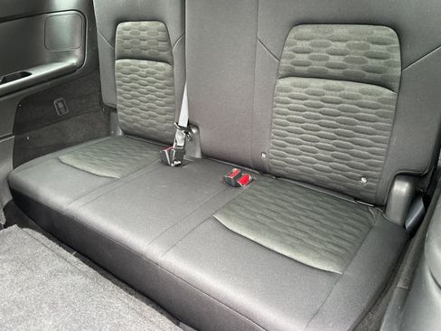 Used 2025 Nissan Pathfinder SV AWD/4WD image 17