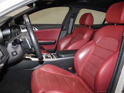 Used 2020 Kia Stinger GT2 image 12