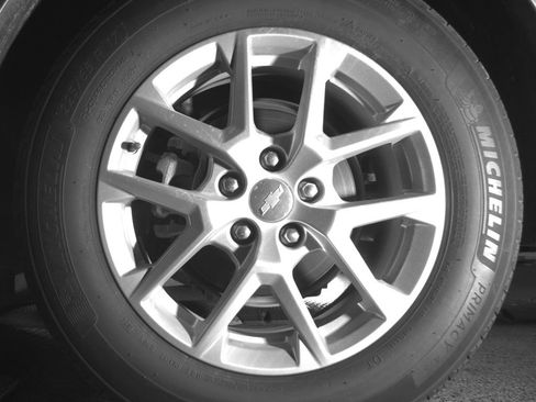 Used 2024 Chevrolet Equinox LT FWD image 14