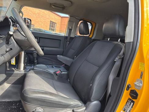 Used 2009 Toyota FJ Cruiser 4WD image 7