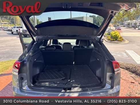 Certified 2023 Volkswagen Atlas Cross Sport SEL Premium R-Line AWD/4WD image 10
