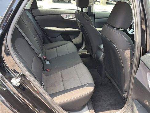 Used 2022 Kia Forte LXS FWD image 12