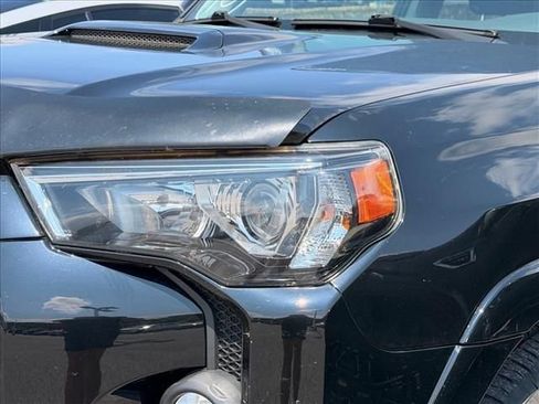 Used 2016 Toyota 4Runner Trail AWD/4WD image 4