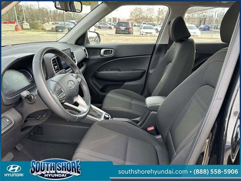 Certified 2023 Hyundai Venue SEL w/ Cargo Package image 18