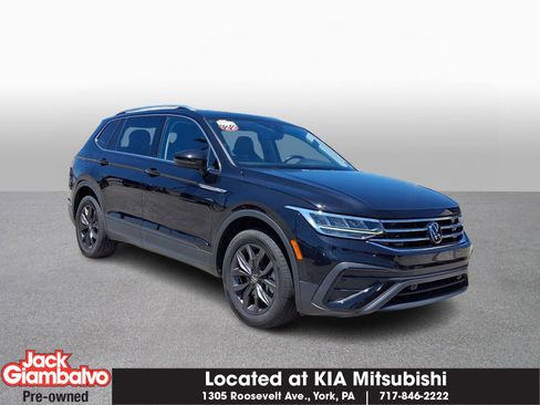 Used 2022 Volkswagen Tiguan SE AWD/4WD image 1