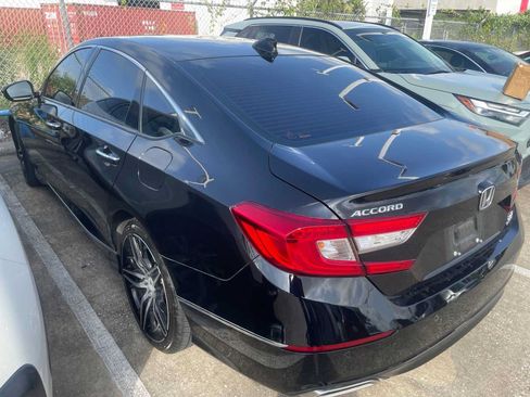 Used 2021 Honda Accord Touring image 3
