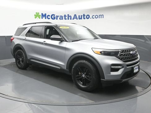 Used 2020 Ford Explorer XLT w/ Equipment Group 202A AWD/4WD image 2