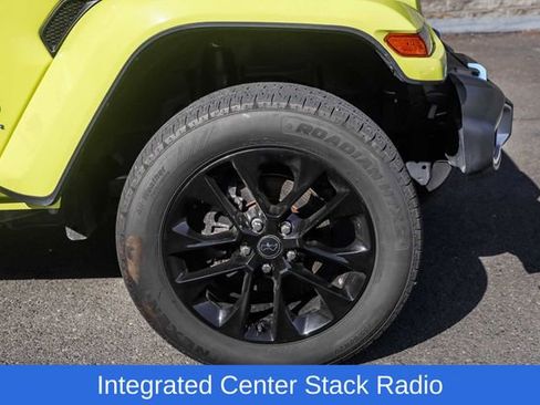 Used 2024 Jeep Wrangler Unlimited Sahara AWD/4WD image 9