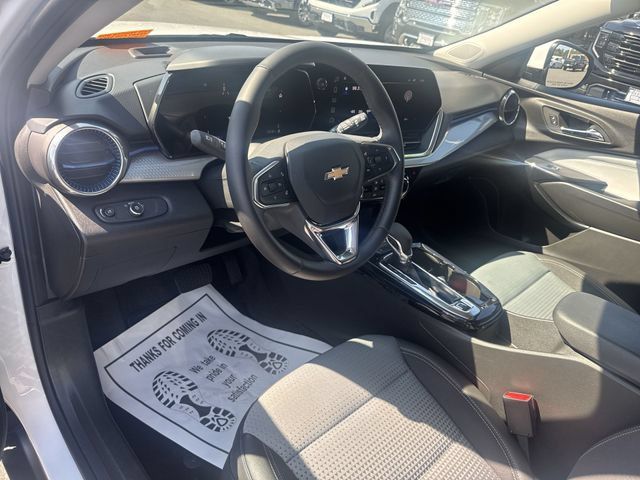 Used 2025 Chevrolet Trax LT w/ Driver Confidence Package FWD image 10